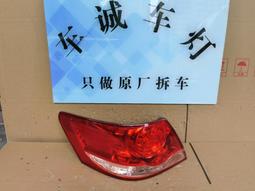 【廠拍尾單 全新品】????ins可愛時尚．繡花吐司熊條絨大容量手提化妝包/筆袋＊附吐司熊胸針 歷史價格詳細信息