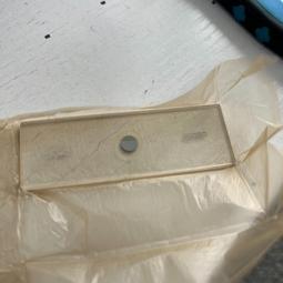 議價出售江南平場無限遠顯微鏡      成色如圖，配置如圖，一對I0倍目鏡，四個平場無限遠物鏡4，10，40，100倍 歷史價格詳細信息