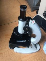 議價出售鳳凰XT-III雙目體視顯微鏡。 所見即所得實物拍攝 目鏡10x 物鏡2x，4x切換 上下燈led可調亮度。 歷史價格詳細信息