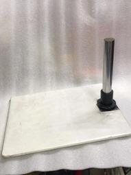 議價出售鋁顯微鏡大底座底板為32毫米立柱 0.85公斤，僅僅是圖中的。 底板：320X260X15毫米 一個立柱安裝位 歷史價格詳細信息