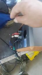 議價出售漫步者R26T多媒體音箱一套包郵 重0.92公斤，發貨2公斤 表面有掛劃、線有壓痕。副音箱的線接長了（2米）。 歷史價格詳細信息