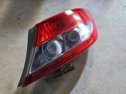 議價出售07年沃爾沃S40機艙保險盒配電盒總成8688040原裝拆車，成色如圖，卡扣都完好，原車已測試好使，質保一個月 歷史價格詳細信息