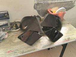 議價出售云度π1葉子板總成一對 儀表臺工作臺 前嘴一套 大燈總成 中網充電口 感興趣的話點“我想要”和我私聊吧～ 歷史價格詳細信息