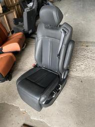 議價出售五菱凱捷混動座椅 五菱凱捷混動電動座椅，前排電動帶腰托，中排腿拖靠背電動帶腰托，皮面紋路新潮帶氣孔，前排帶小桌 歷史價格詳細信息