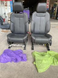 議價出售寶駿rs5高配大燈日行燈 寶駿RS5高配大燈日行燈，原廠拆車件，成色如圖，大燈700，日行燈300一個包郵（遠 歷史價格詳細信息