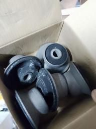 議價出售普桑原廠后尾燈 普桑原廠方向盤喇叭蓋 、大標志 、亮標的那款、拆車的、成色堪比全新、所有卡扣彈簧完好、標價包郵 歷史價格詳細信息