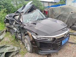 詢價出售15年11月南京金龍新能源客車，非營運14座，力神52度電，全車原版。 歷史價格詳細信息