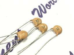 1個 - 早期 SPRAGUE 10uF 25V  立式鉭質電容 歷史價格詳細信息