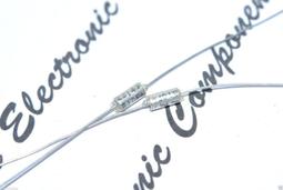 1個 SPRAGUE 150D 33uF 10V 5% MIL 臥式軍規鉭質電容 歷史價格詳細信息