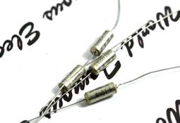 1個 SPRAGUE 150D 33uF 10V 5% MIL 臥式軍規鉭質電容 歷史價格詳細信息