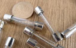 [中谷屋KI26L] 120pF 50V NPO  積層電容 獨石電容 立式陶瓷電容 歷史價格詳細信息