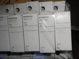 西門子 SIEMENS 陶瓷保險絲座3NW7 011 軌道式 保險絲尺寸10*38. 額定電流 32A (D2) 歷史價格詳細信息