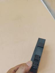 買來沒用全新少見的真皮經典STAND OIL黑色斜背包。像相機包立體有個性。裡面是粉藍色麂皮寬12高17底5公分5800 歷史價格詳細信息