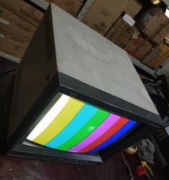 JVC彩監17寸彩色監視器一臺 型號：TM-1700PN-S 全制式自動識別，機內全部清洗干凈，無一絲灰塵。功能齊全完好 歷史價格詳細信息
