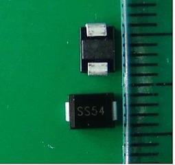 W1-1  力薦 3標齊全 200多克充絨量MB男裝高端系列純色羽絨服 歷史價格詳細信息