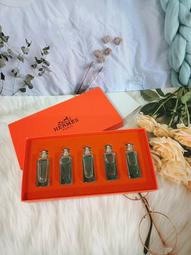 愛馬仕Grand Theatre Nouveau shawl動物畫廊 140喀什米爾與真絲混紡方巾(白色/粉色/淡黃色) 歷史價格詳細信息