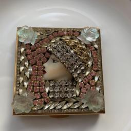 Vintage box’s 1940年代 DORSET Fifth Avenue 刻花粉餅盒 歷史價格詳細信息