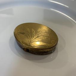 Vintage box’s 1940年代 DORSET Fifth Avenue 刻花粉餅盒 歷史價格詳細信息