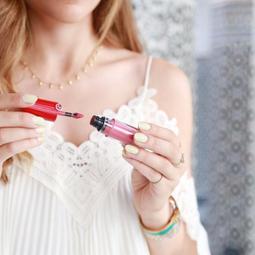 *Beauty*ARMANI EXCHANGE鉚釘字母紅色V領短袖棉T恤 原價1990元 售1200元 全新附吊牌 JW 歷史價格詳細信息