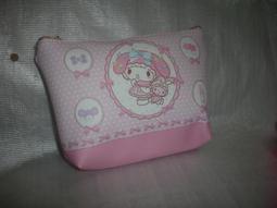 夾娃娃 (全新) Hello Kitty 化妝包 寬21X15X 高14公分 《現貨》 歷史價格詳細信息