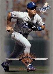 KAIROS 凱樂絲 愛時 低調奢華 黑金 靜音掃秒 石英 方鐘 MK001 歷史價格詳細信息