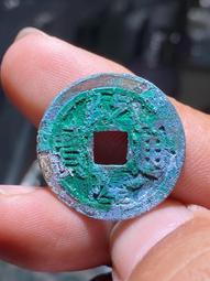 奶油白綠銹乾隆通寶寶源局角頭雙點通，直徑24，厚1.36，重 歷史價格詳細信息