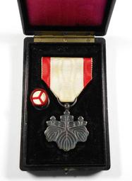 LA005 昭和三年 大禮萬歲記章 徽章盒裝 銀章 歷史價格詳細信息