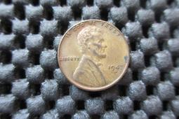 1947、48年中央銀行關金貳千、伍佰元（兩張合拍少見） 歷史價格詳細信息