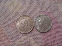 {降價再降價}     民國38年[壹圓]~~約68~75新~~~共2枚一標[趣味號524452] 歷史價格詳細信息