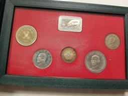 JA309 八十八年88年 新台幣發行五十週年紀念銀幣組 附套及說明書~無收據無外盒 如圖 歷史價格詳細信息