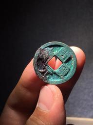 開通寶，背面滿結晶，帶挫痕，早期未流通白銅開，厚直邊，字22386 歷史價格詳細信息