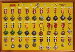 可欣台灣精品：警察最高4格9排硬式勳表（適合收藏/歡迎洽詢） 歷史價格詳細信息