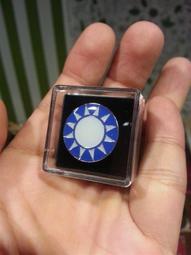 國民黨黨徽國旗胸針,國民黨黨徽國旗徽章,作工精美,送禮收藏,把玩欣賞,皆適宜! 歷史價格詳細信息