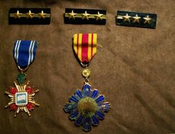 警察領章.襟章(大)一對~~~日據時代---領章 歷史價格詳細信息