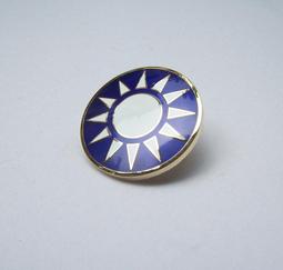 可欣台灣精品：本站全新設計製作高級青天白日勳章專用絨布收藏盒（12.7*18*3.3公分/不含盒內之勳章） 歷史價格詳細信息