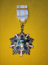 可欣台灣精品:勛章,獎章,紀念章--中國國民黨帽徽（銀色） 歷史價格詳細信息