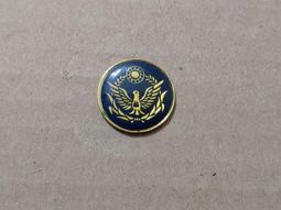 【老徽章 胸章 紀念章】中華民國聯勤紀念軍徽 聯合勤務總司令部敬贈 三峰飛駝 軍徽章 中華商場  (M583) 歷史價格詳細信息