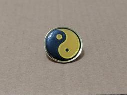 【老徽章 胸章 紀念章】毋忘在莒 蔣中正頭像 先總統蔣公 中國大陸秋海棠地圖 中華民國國旗 光復大陸意象(A0412) 歷史價格詳細信息