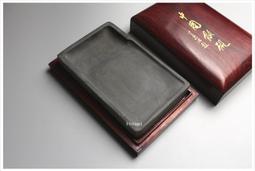 歙硯濟源坑宋坑黃魚子圓形硯板 顏色純黃 非常漂亮 正反面整平 可直接磨墨使用 尺寸14.3*2.4厘米 可關-3817 歷史價格詳細信息