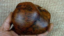 [福田工藝]檀香釘仔瘤閃花水磨聞香念珠佛珠[沈水級]油脂豐厚氣味芳醇16mm13子[檀香釘5] 歷史價格詳細信息