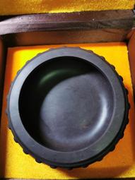 端硯北嶺「綠端」硯，近六吋梨形平板硯，帶有金皮品相，層理密緻，絹雲母含量極高，鋒鋩細膩，發墨如油，媲美歙硯，賞心悅目！ 歷史價格詳細信息