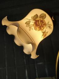 桌燈 檯燈 老燈 巨大 結霜 玻璃球 銅桌燈 . 微調開關 e 27 . 徑約 27-28 高約 32-33 歷史價格詳細信息