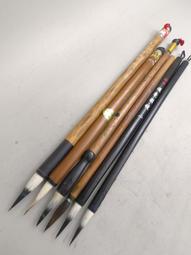 玉峰牌，六號頂峰，浙江湖筆，80年代細光峰純羊毫，大長峰回流。手工刻字，刻字精美。       出峰:7cm-1867 歷史價格詳細信息