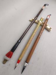 玉峰牌，六號頂峰，浙江湖筆，80年代細光峰純羊毫，大長峰回流。手工刻字，刻字精美。       出峰:7cm-1867 歷史價格詳細信息