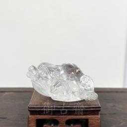 【御古齋】精選天然 白水晶 精雕喜上眉稍 咬錢蝙蝠 造型茶壺 天然紋路 擺壺生福 居家擺件 裝飾擺飾 附盒 0903 歷史價格詳細信息