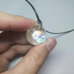 【聚能量】天然水晶鍊墬-燕尾版鈦龍牌鍊墬-59.17 mm/51.5公克,高品相白底清透晶體料。03426 歷史價格詳細信息