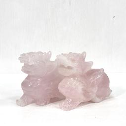 【御寶齋】--｛一夜歡｝--和闐白玉小籽料、雕臥葉上的貛、小巧．．// 特價給第一標 // 歷史價格詳細信息