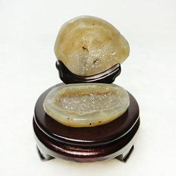 ．. 臻石 .．聚財白水晶聚寶盆/迷你小晶洞(粽型)(83024) 歷史價格詳細信息