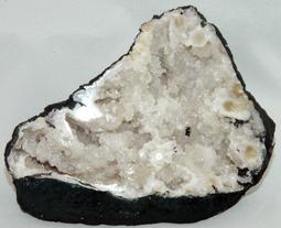 [阿輝小舖]-極品天然開運招財[瑪瑙水晶聚寶盆, 晶洞]---招財開運必備風水聖品(編號:F0017-02) 歷史價格詳細信息