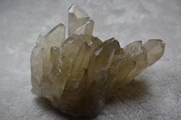 (免運費)天然黃水晶簇，黃水晶柱，偏財招財，天然水晶，檔煞，送女友，現貨，賺大錢，好看送禮，鈦金，投資業務，開店，聚財 歷史價格詳細信息